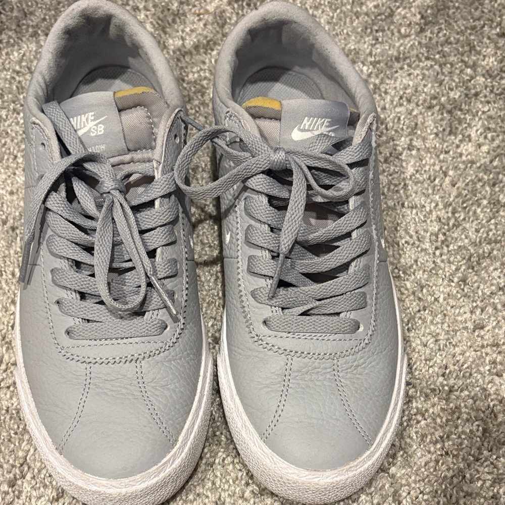 Nike SB Light Gray Sneakers